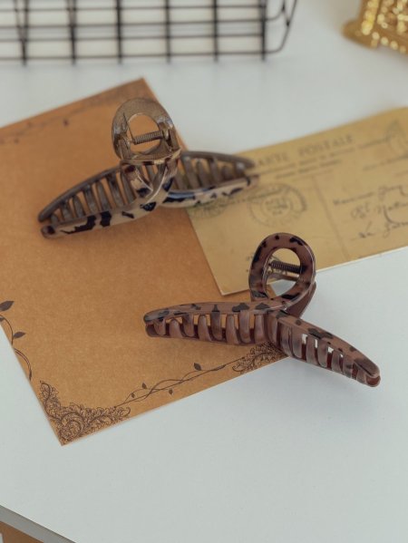 2 مشابك شعر بلون جلد النمر